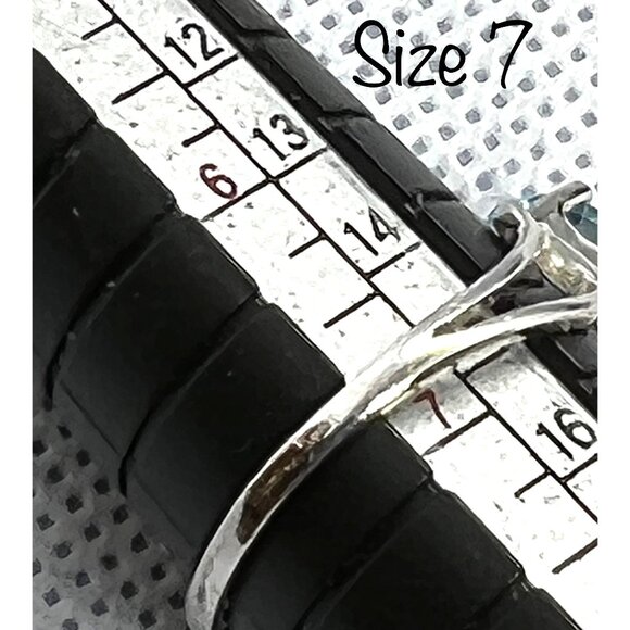 Genuine blue topaz ring,  .925 sterling silver, size 7 - Picture 5 of 7